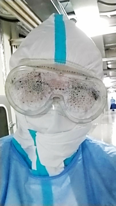 连线工作在雷神山医院的锦州二医院郑艾琳