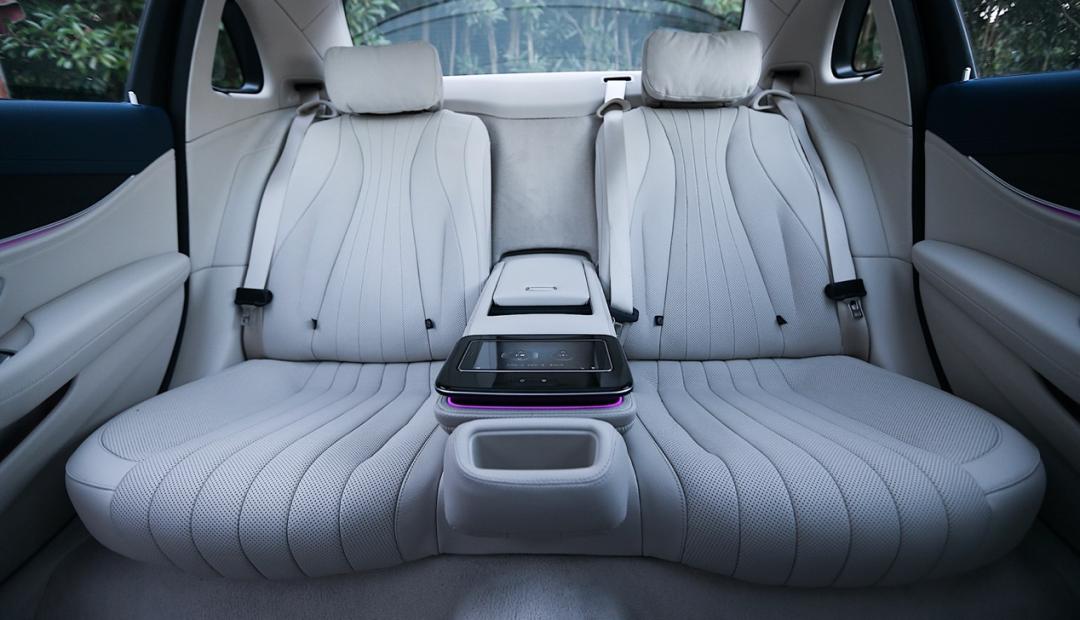 大气豪华的风格新款奔驰e级实车,奔驰e级2022款300l运动豪华