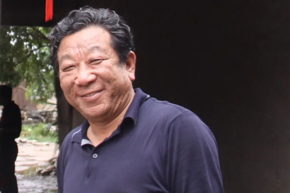 名家作品||我城市里的三棵银杏树