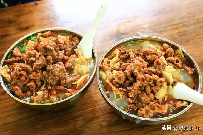 乐山五通桥小西湖美食广场,乐山小西湖