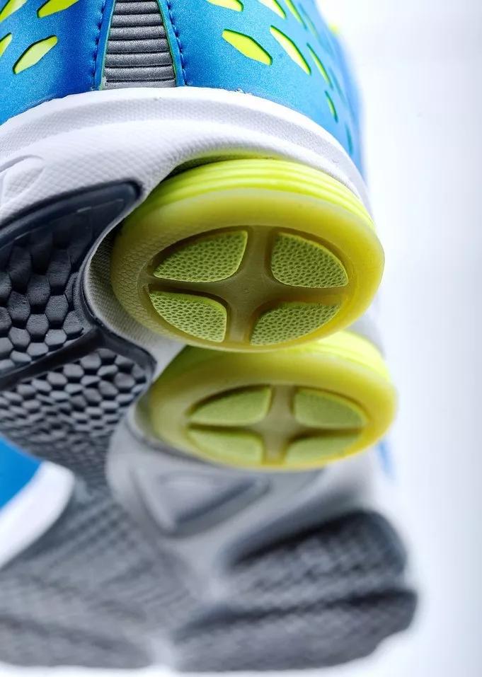 买鞋子应该大一码还是刚刚好,买鞋子尺码怎么选