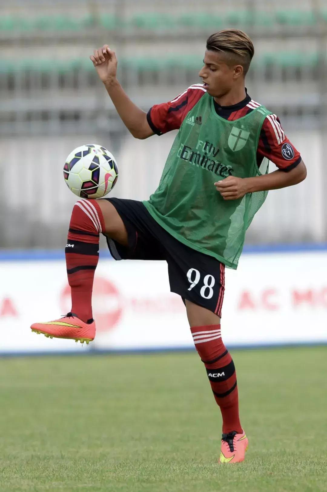 掌故|马斯图尔：出道即巅峰，坠落如仲永