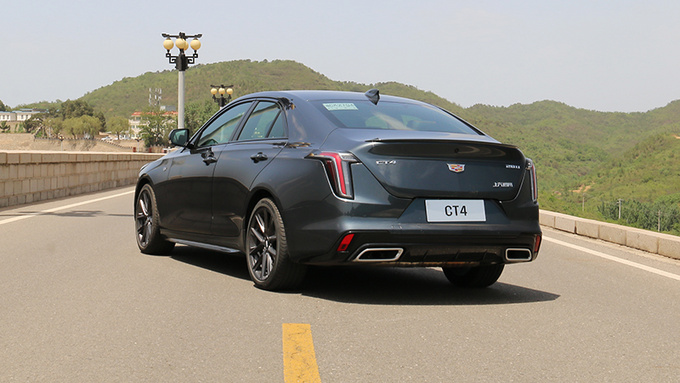 凯迪拉克ct4试驾评测视频,凯迪拉克ats跟ct4有什么区别