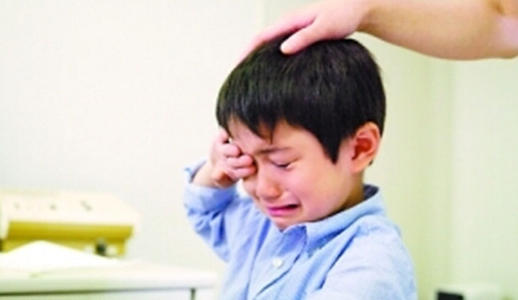 动手打父母的孩子如何管教,动手打孩子会给孩子带来什么影响