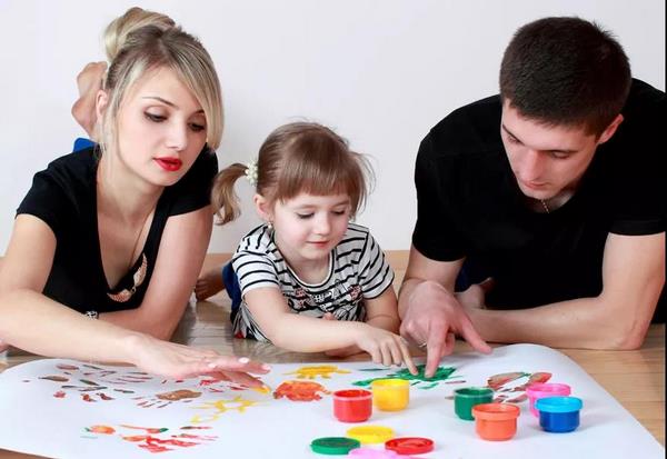 爱画画的孩子幼儿创意美术,100个创意绘画游戏