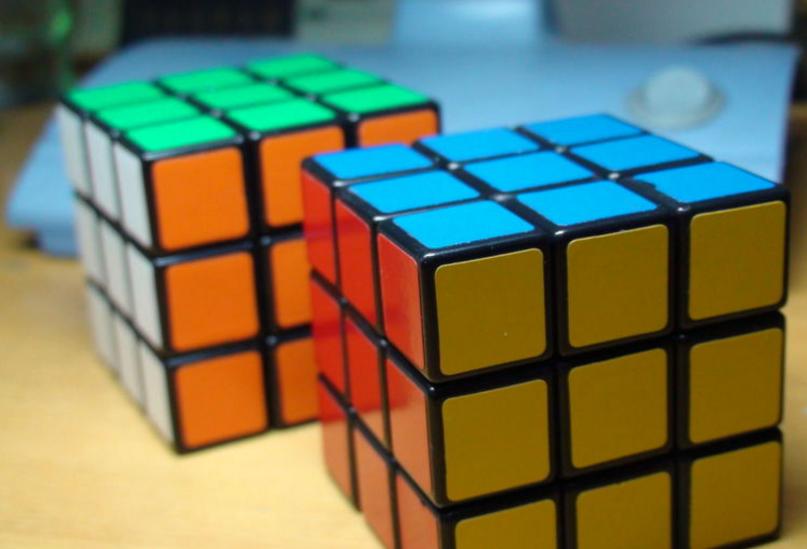 孩子玩魔方对小学生有什么帮助,小孩玩魔方好处