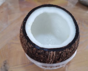 用椰子做椰蓉的方法,一个椰子可以做多少份清补凉