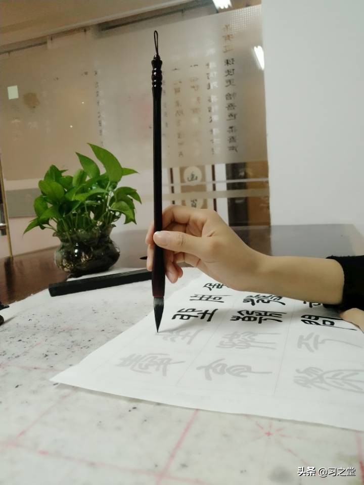 练字用什么颜色的毛边纸,描红字帖和临摹字帖有什么区别