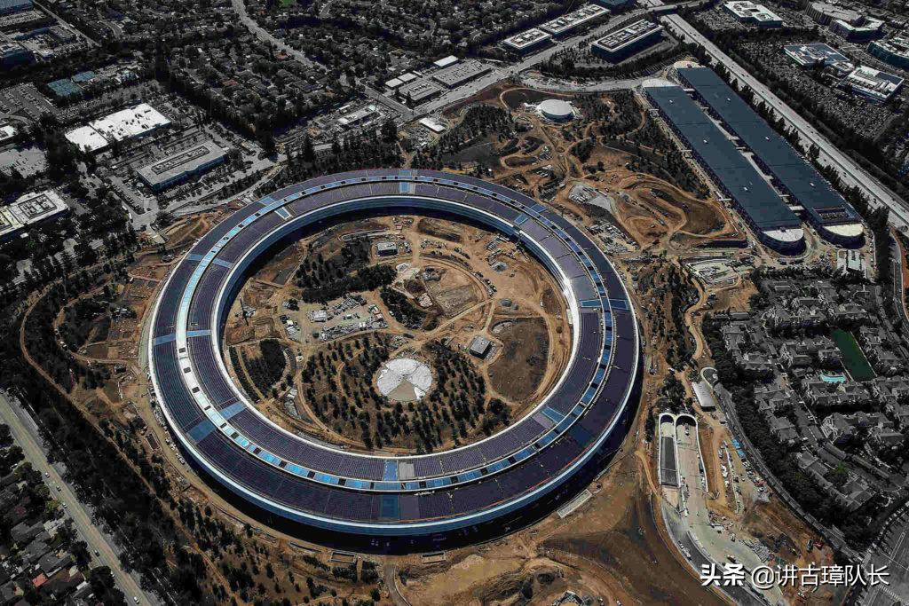 苹果创始人乔布斯简介,苹果创始人乔布斯身价多少