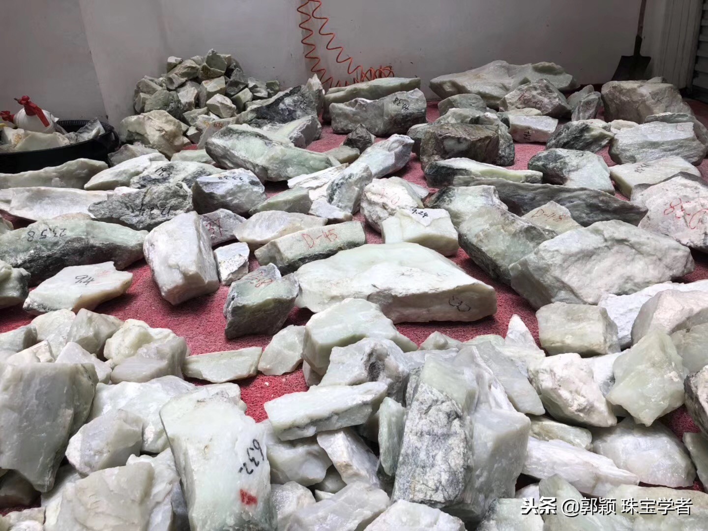 和田玉山料仿籽料手串,戏说新疆