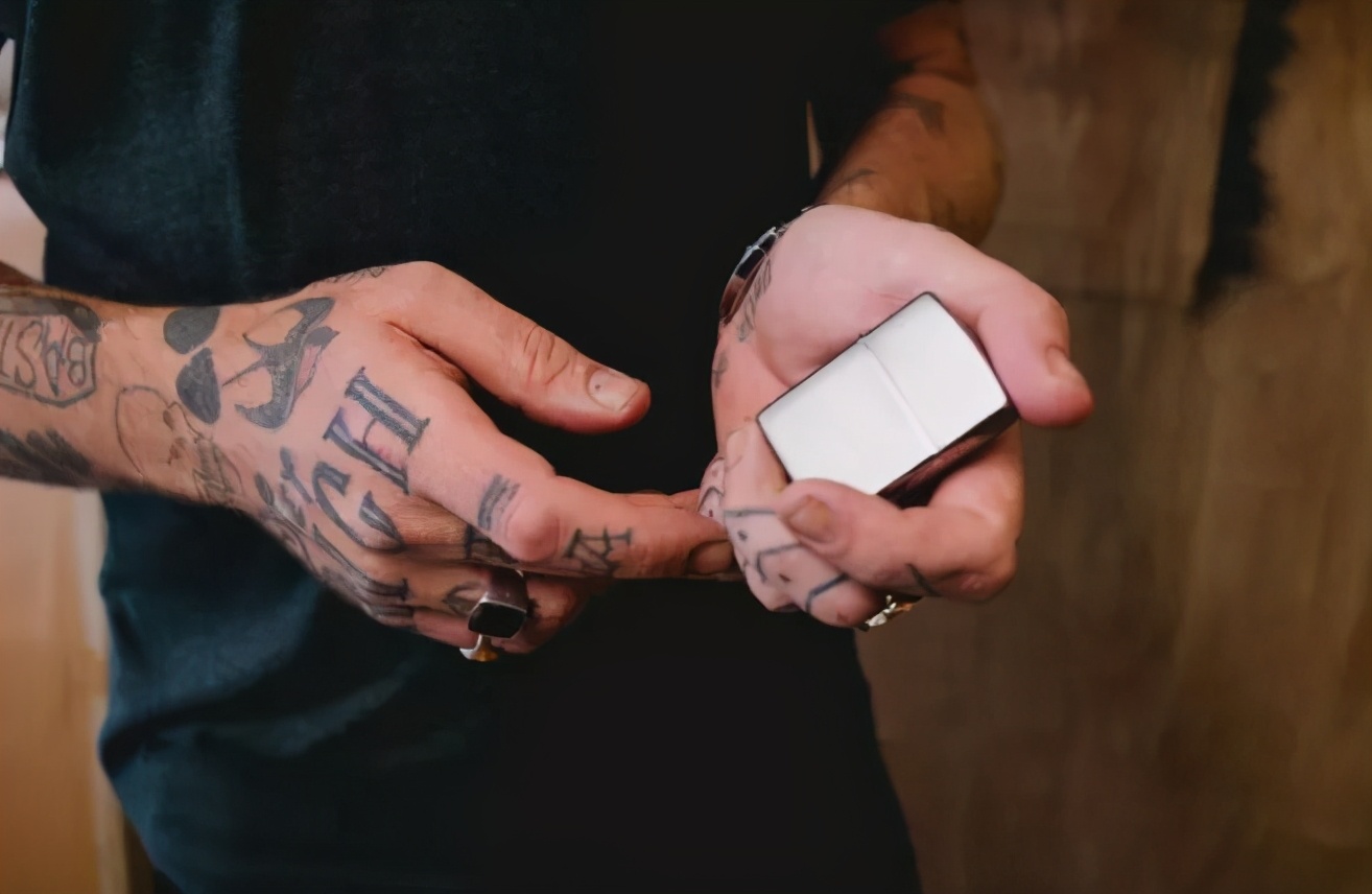 为什么zippo打火机卖这么贵,zippo打火机新手入门