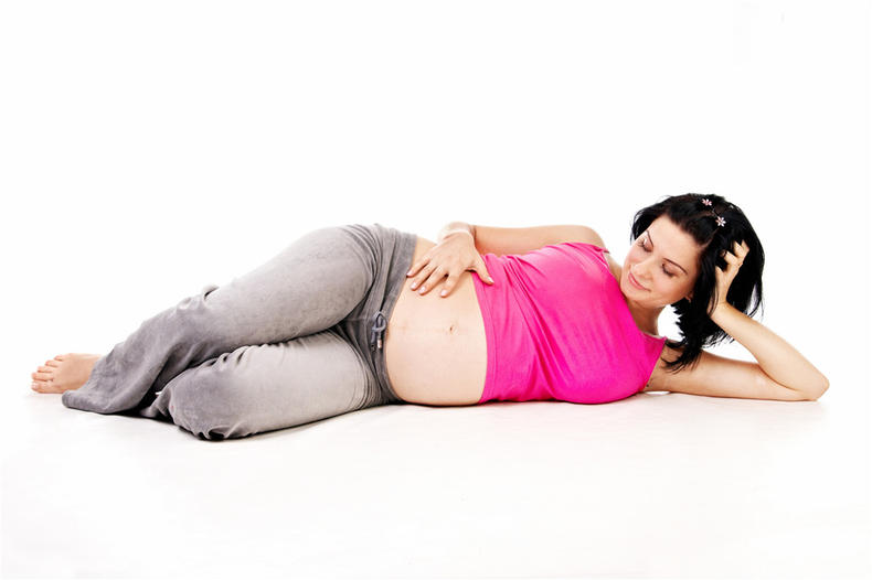 孕妈左侧卧不舒服怎么办,孕妇建议左侧睡还是右侧