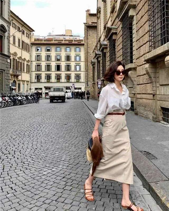 丝巾搭配西装裙子,小丝巾搭配西装外套的最新方法