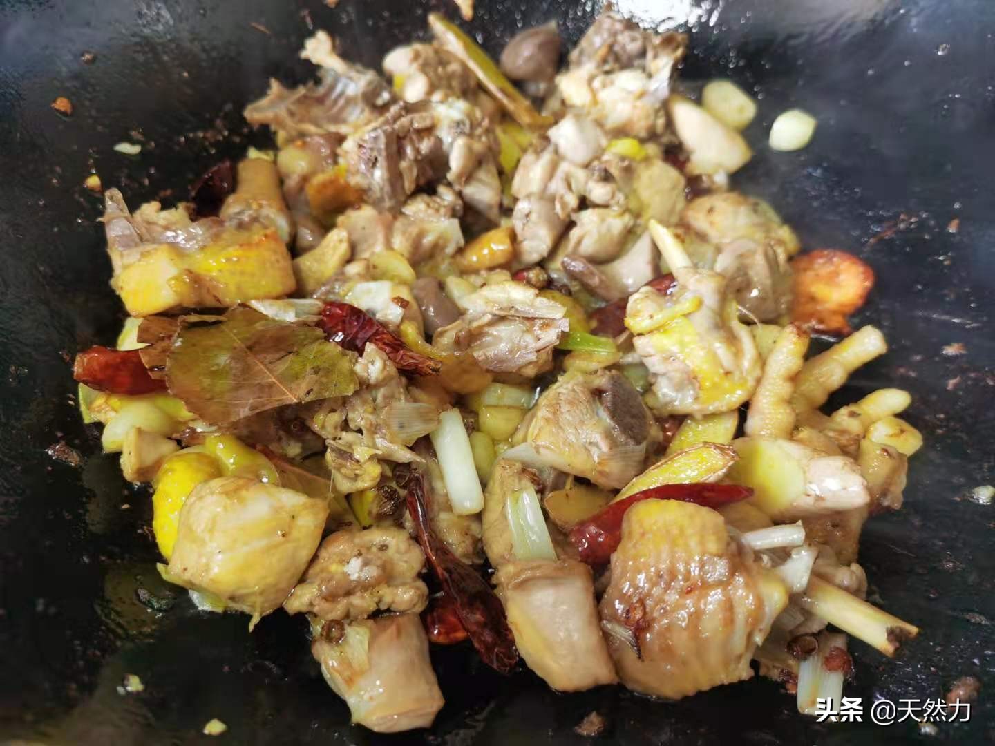 炒鸡怎么做不腥又好吃,炒鸡怎么做才能又香又嫩