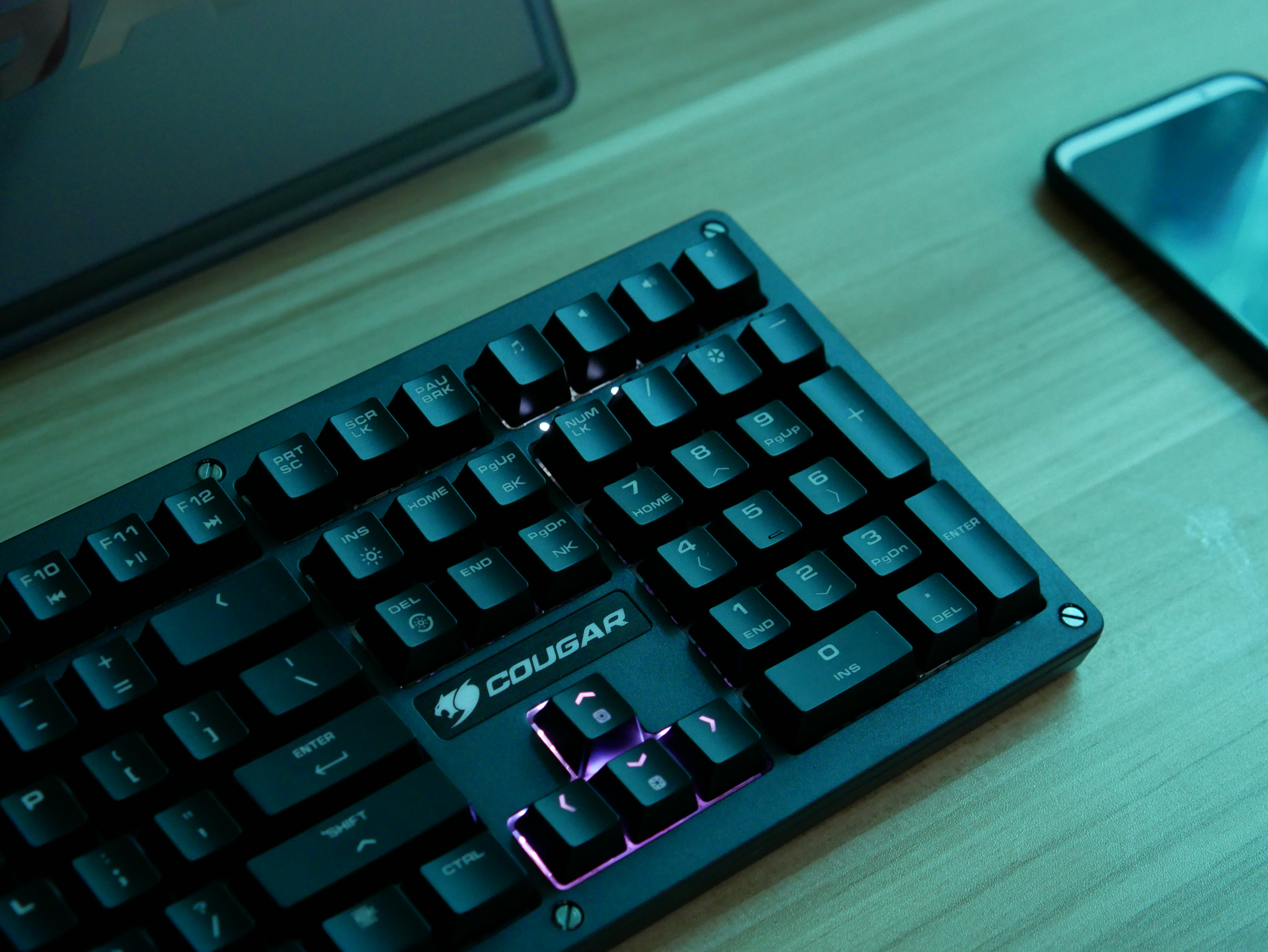 cherry红轴机械键盘测评,骨伽puri红轴测评