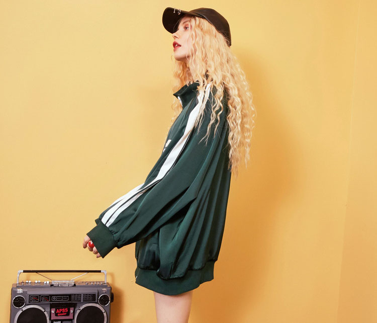 棒球服搭配女少年感,想要永葆少女心