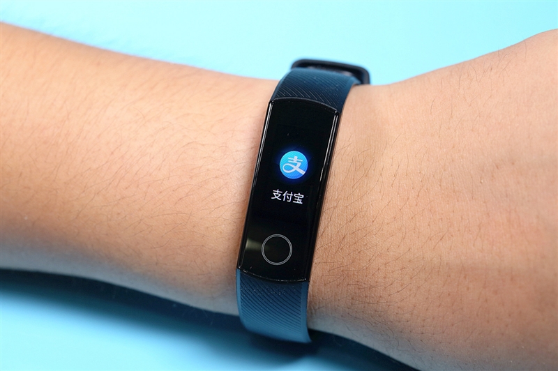 荣耀手环5i血氧测试准确吗,荣耀手环6与荣耀手环5对比评测