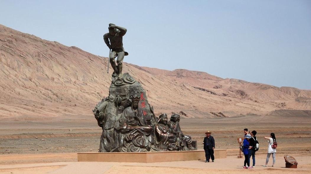 火焰山景区地表温度最高77度,新疆火焰山地表温度76度