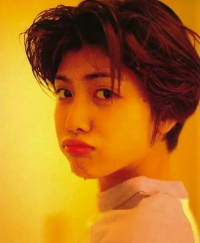 他是世纪美少年，她帅到掰弯无数小姐姐，相恋10年不婚的神仙眷侣