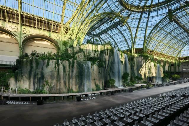 颠覆传统设计的时装秀,让你惊艳的时装秀场布置