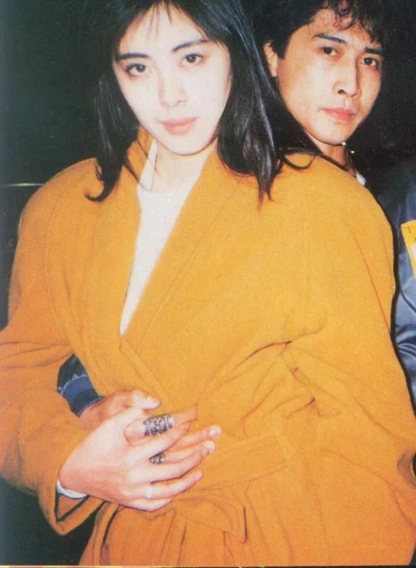 王祖贤岁月从不败美人,港星王祖贤人生如戏