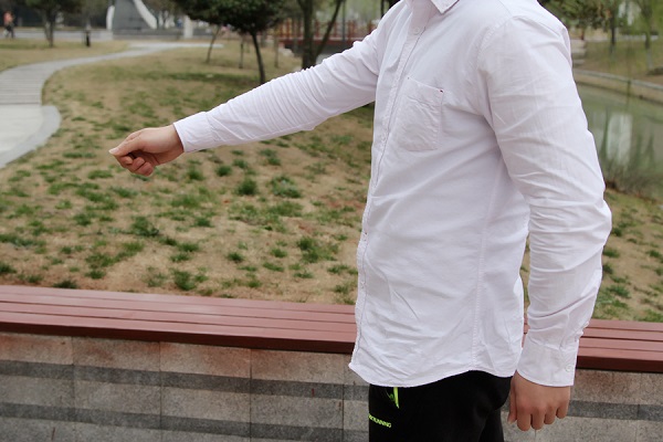 一抬胳膊就疼怎么治疗,一抬胳膊肩膀疼怎么回事