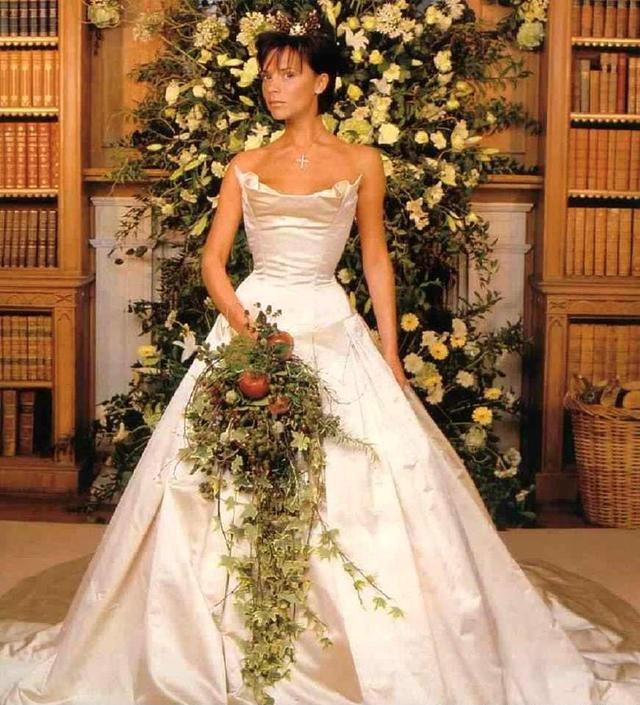 蕾哈娜与卡戴珊的关系,詹娜卡戴珊蕾哈娜