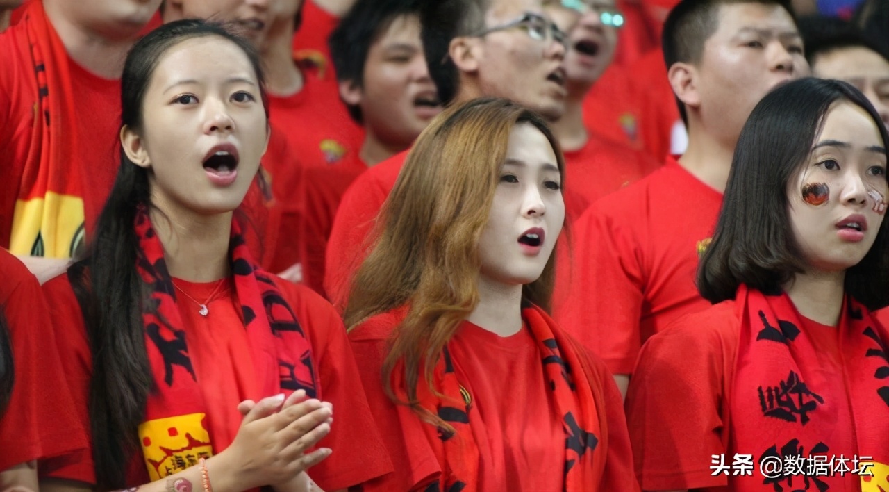 谁是那颗最亮的星——中超美女球迷盘点（上）