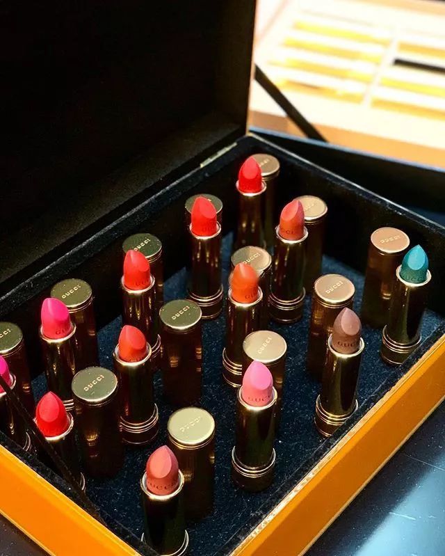 今年秋冬大牌的口红复古红,gucci蓝管最热色口红推荐