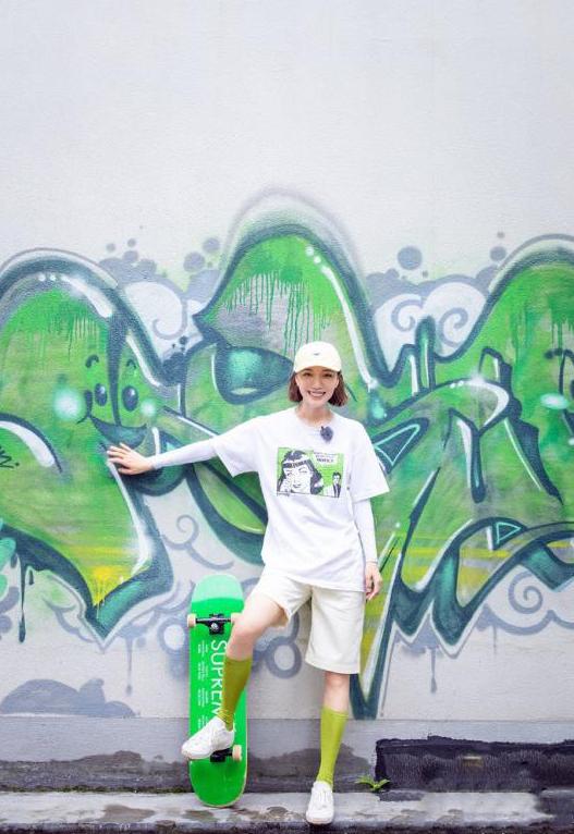 王珞丹时尚穿搭演绎都市新女性,王珞丹各种造型