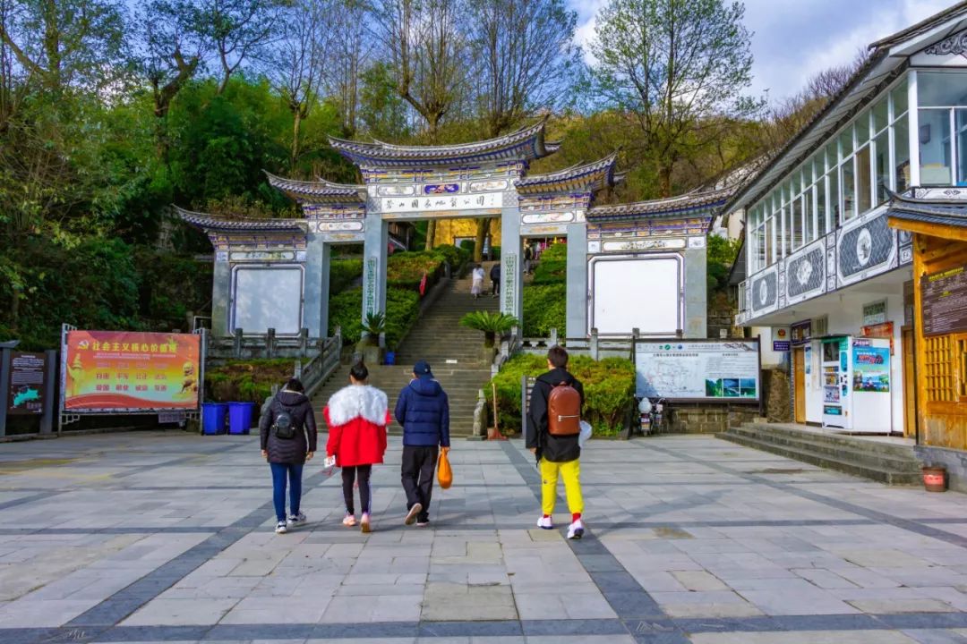 避暑攻略｜夏季均温19℃的大理苍山，才是当之无愧的纳凉避暑地