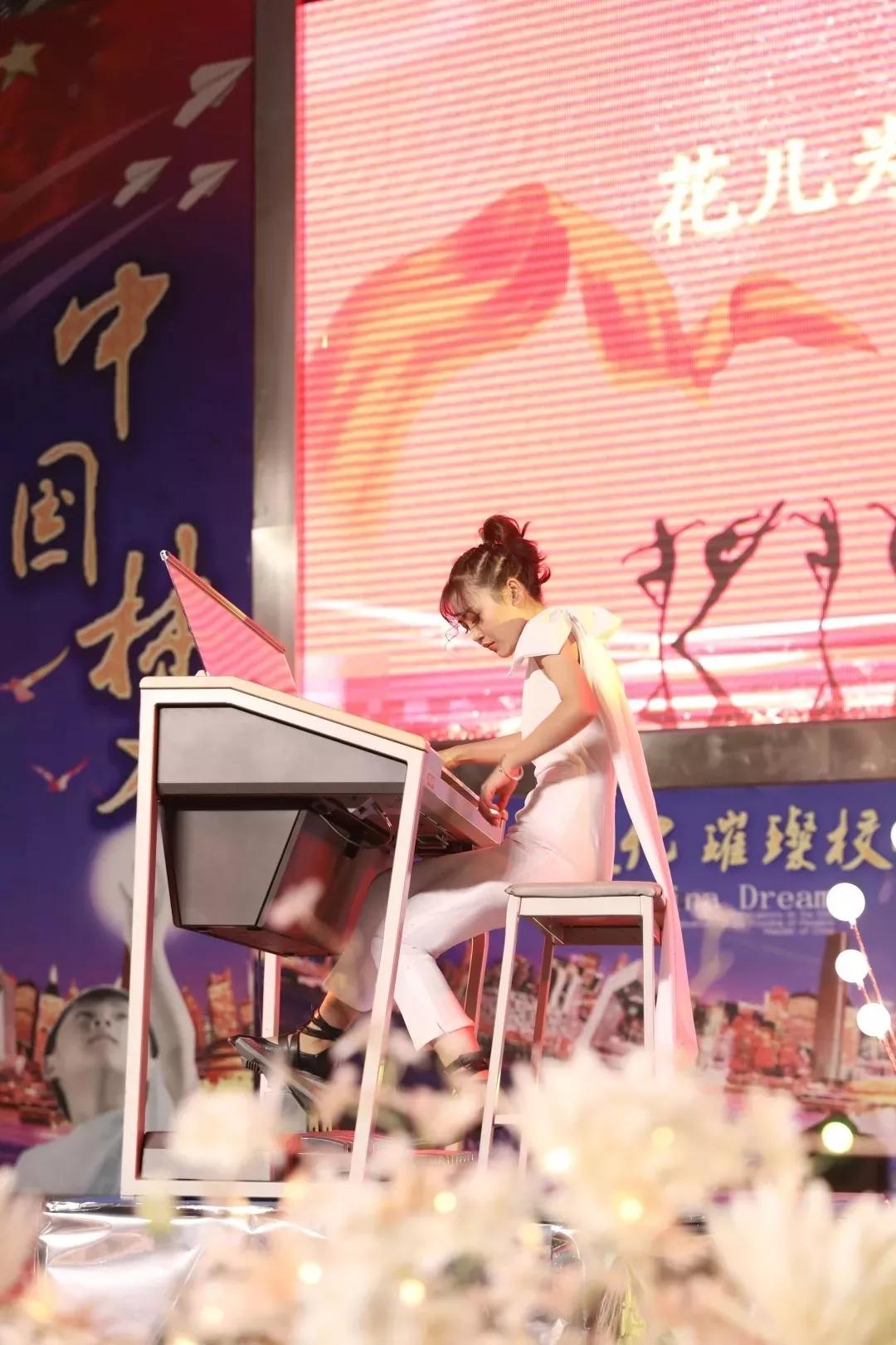 科少声乐课堂,双排键乐器演示