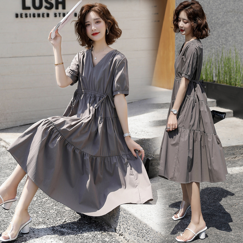 微胖女生连衣裙夏季显瘦大摆遮肉,复古风微胖遮肉连衣裙