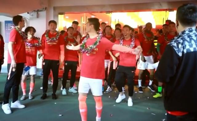 恒大足球夺冠震撼现场,恒大亚冠韦世豪