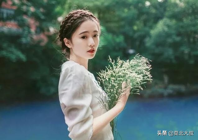 异性之间的女人对你说的话,异性相处中女人对你动心的表现