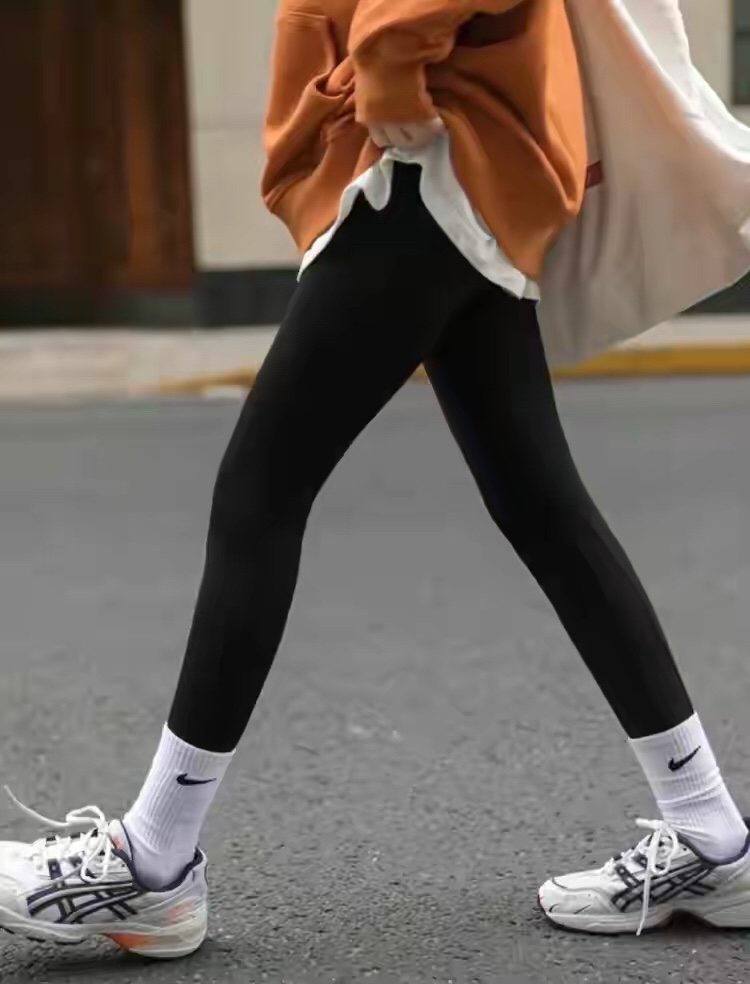 必不可少的鲨鱼裤,明星鲨鱼裤