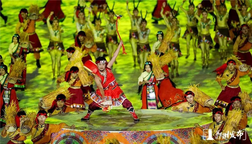 郑州奥体中心震撼场面,郑州奥体中心晚上视频