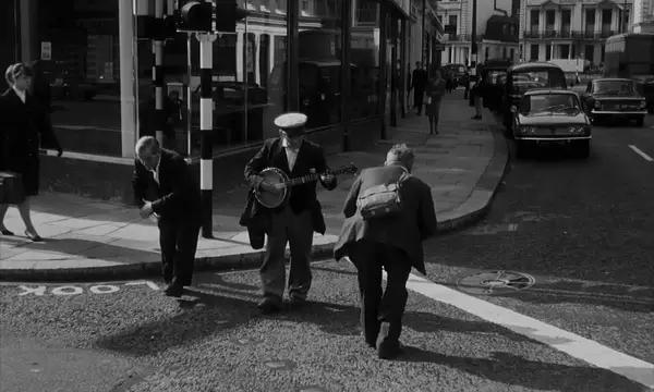 在这部片中,波兰斯基拍出了也许是影史上最传神的女精神病患者