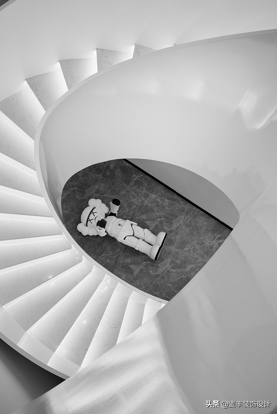 杭州豪华型汽车洗美店THEONE，1000㎡现代主义工装项目落地