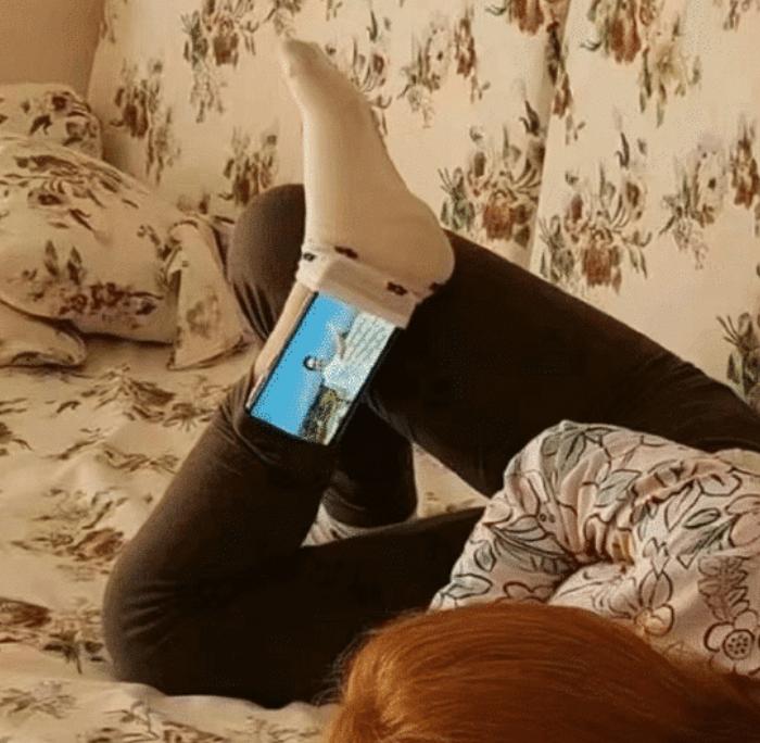 女生看到可怕的一幕,女生看到帅哥的眼神好吓人