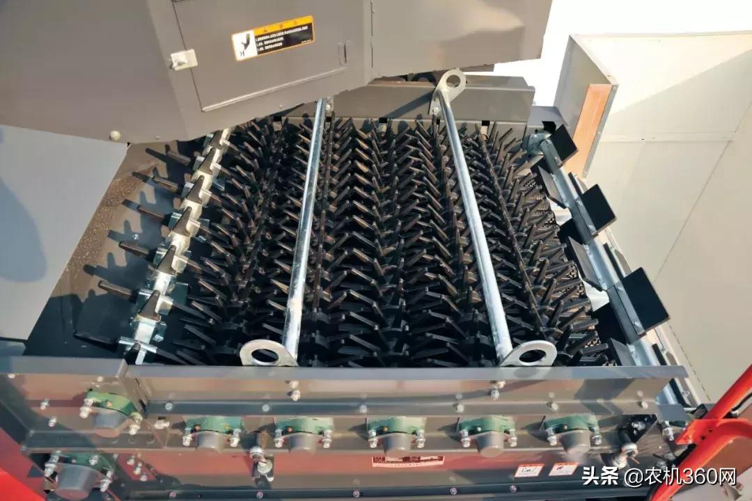 自走式双行玉米收获机多少钱一台,久保田1408玉米收获机新车多少钱