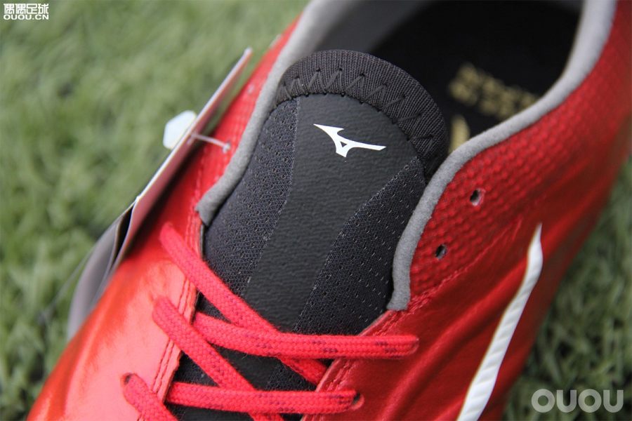 足球鞋实战测评nike暗煞,rebula足球鞋测评