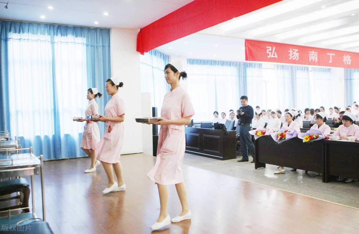 女孩上卫校什么专业比较好,女孩子上卫校学什么专业最好