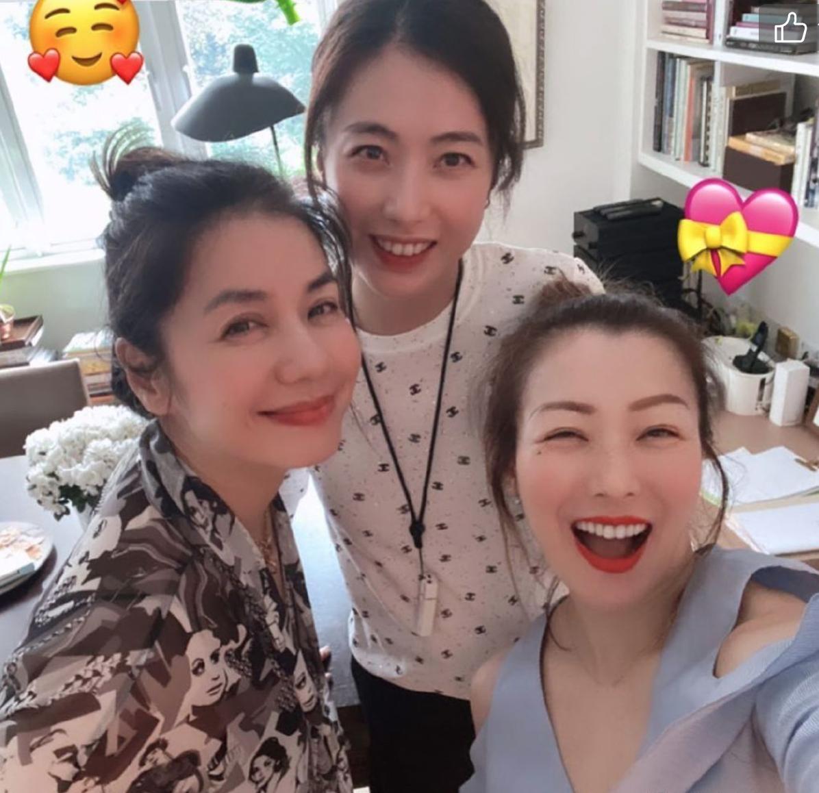 郑秀文和钟楚红同框合影,郑秀文钟楚红为啥成闺蜜