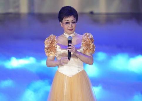 李谷一和那英谁是真正的歌坛天后,歌唱家李谷一目前情况