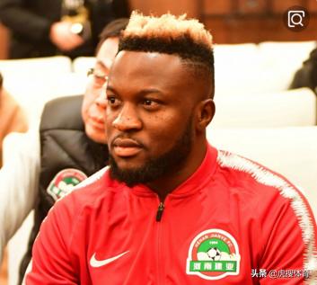 建业奥汗德扎发挥不佳事出有因：发烧38度赛前还在输液