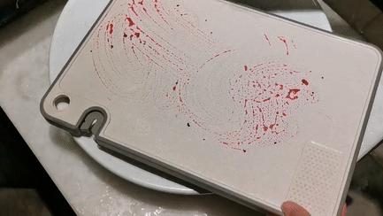 用了2000年的木菜板，被一块多功能菜板改变，不会发霉更抗菌