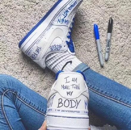 烂大街小白鞋还能穿吗,烂大街小白鞋还有吗