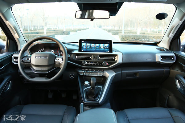 长城炮和江铃域虎9,长城炮vs长安凯程f70