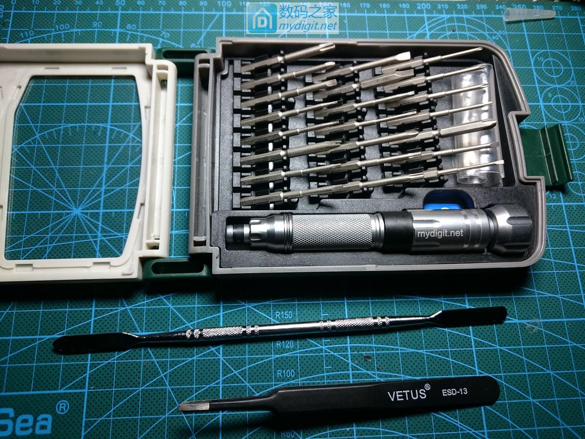 技术大佬秀操作！德州仪器TI-89图形计算器拆机维修及CPU超频